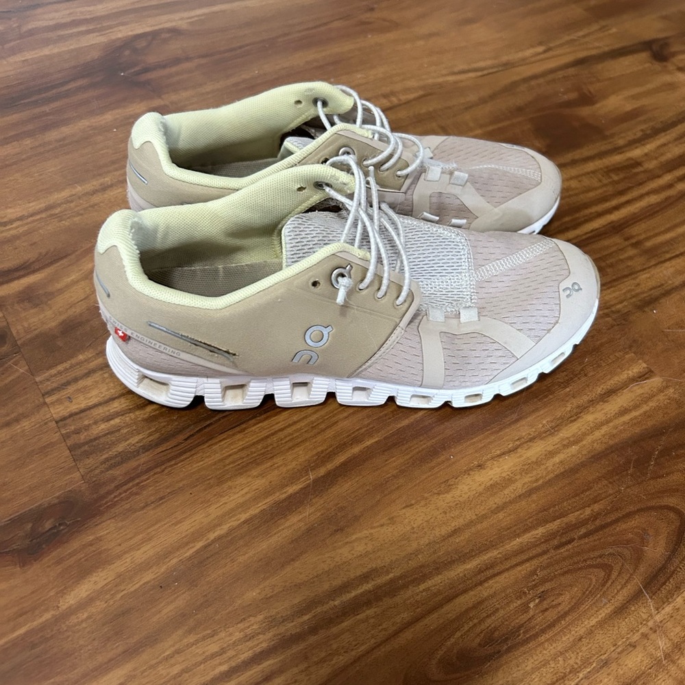 Women’s on clouds